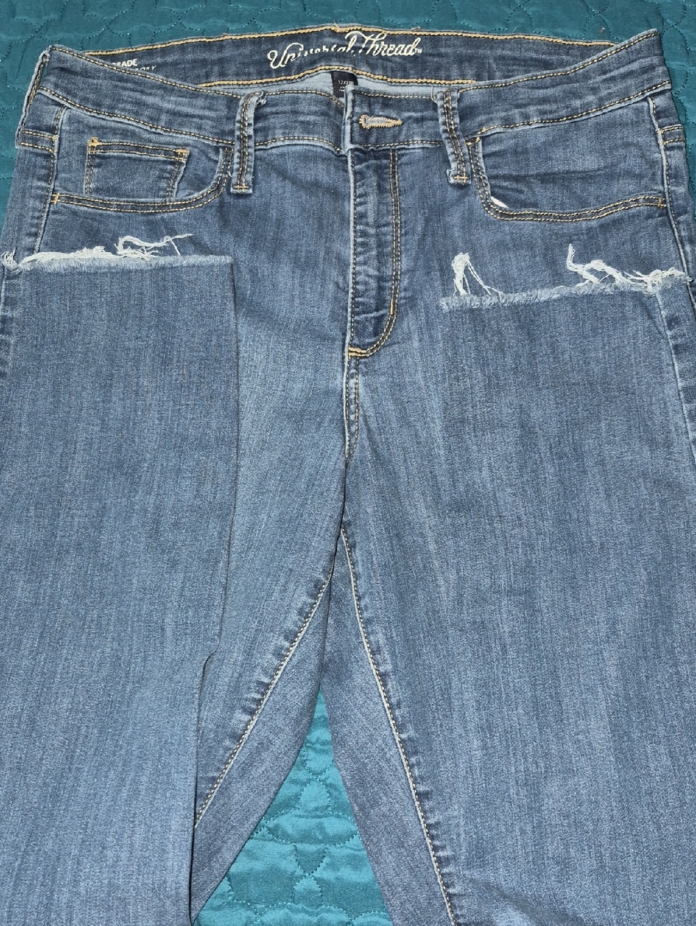 Universal Thread Light Blue Skinny Jeans with Subtle Distress